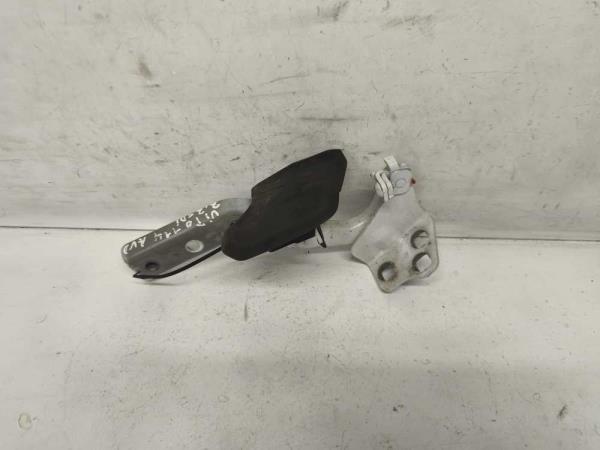 CHARNIERE DE CAPOT DROIT MERCEDES - Vue 1